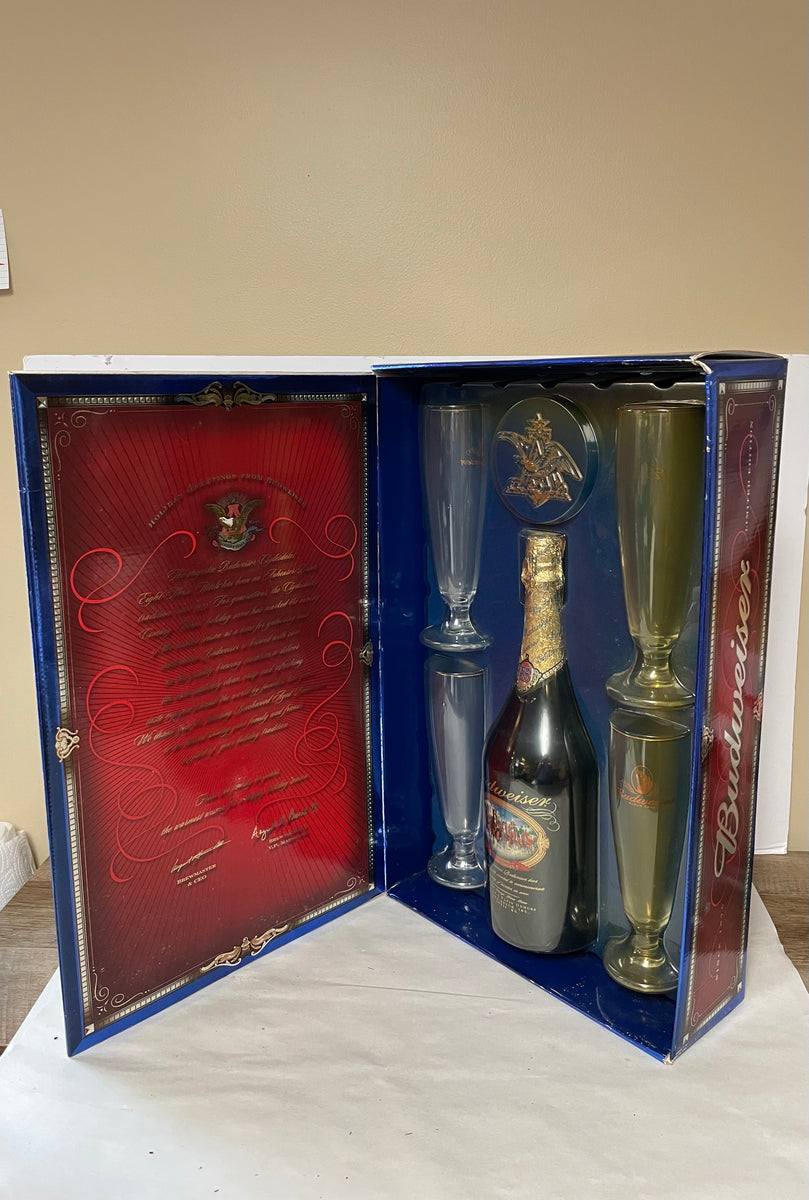 RARE Budweiser 2015 World Series Champ Unopened 12-16oz Red