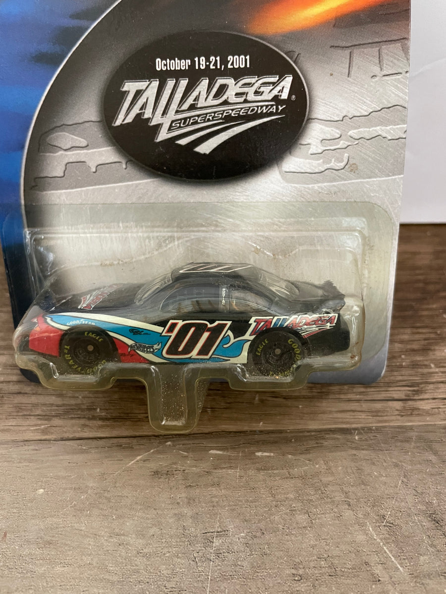 NEW Vintage 2001 Hot Wheels Nascar Talladega 01 October 19 21 1