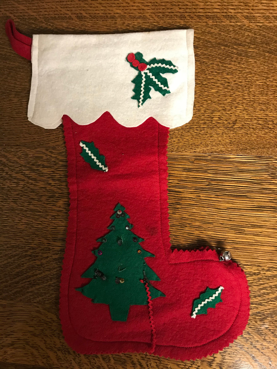 Geometric felt Christmas stockings. — Bidziu