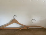 <€€ Wood Hanger Set/2 17” Suit/Trouser & 16” Jacket/Dress/Shirt Natural Look