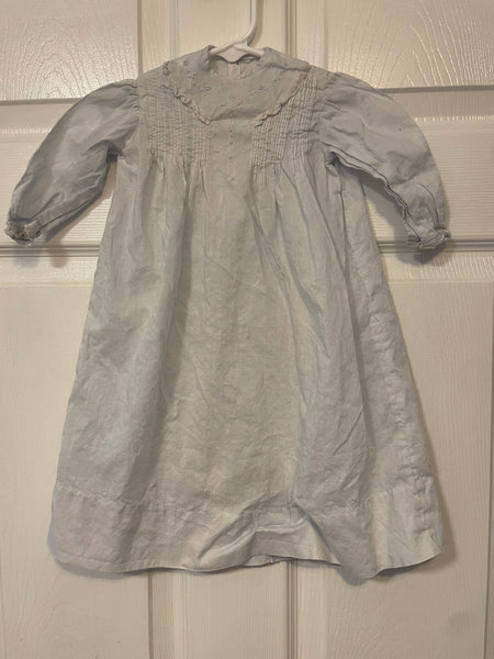 € Vintage Light Blue Infant Baby Dressing Gown, Lightweight cotton. Pleated Lace & Embroidered Front bodice.