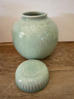 <€€ Vintage Green Ginger Jar Vase Urn Pot With Lid Ceramic Pottery China