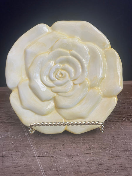 ¥ Teleflora Gift Plate Yellow Flower Petal 6.25” Diam