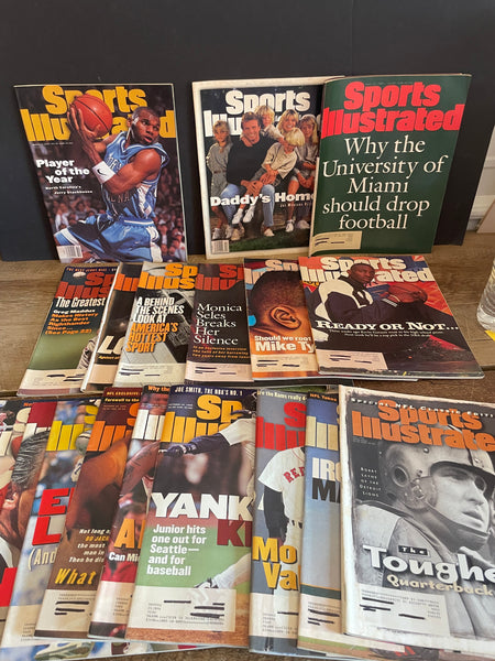 <€€ Vintage Sports Illustrated Magazine Lot/18 1995 Montana Garnett Tyson Daly Maddux Jordan