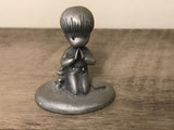 <€€ Vintage JOAN WALSH ANGLUND HALLMARK Fine Pewter Praying Boy w/ Teddy Bear 1980
