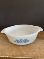 <€€ Vintage ANCHOR HOCKING Fire King 1 QT Casserole Dish White Blue Cornflower # 436