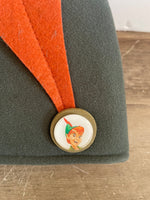 <€€ Vintage DISNEY PETER PAN Hat Green Felt Feather One Size Costume Authentic Pin