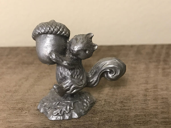 <€€* Vintage Hallmark Little Gallery Fine Pewter Squirrel & Acorn 1976 Miniatures