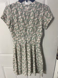 +* Womens/Juniors Medium Light Green Design Short Sleeve Summer Dress by Alice Moon