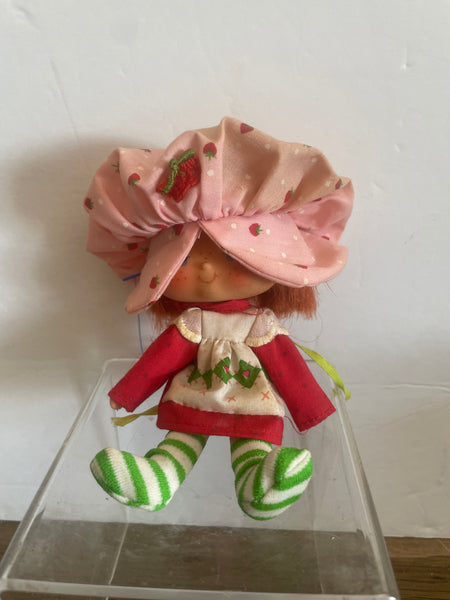 + Vintage STRAWBERRY SHORTCAKE Doll w/ floppy hat American Greetings 1970s