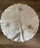 a* Vintage Set/7 Ivory Cotton Round Doilies Embroidered Trimmed in Brown 16” & 8.5”