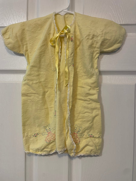 € Vintage Yellow Flannel Infant Baby Dressing Gown Robe W/ Ribbon Tie Closure Kitten Embroidery
