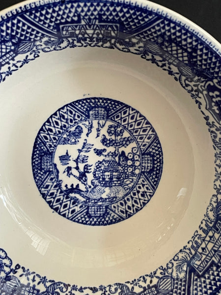 €* Vintage Blue and White Willow 6.5” Salad Dessert Cereal Bowl Oriental Design