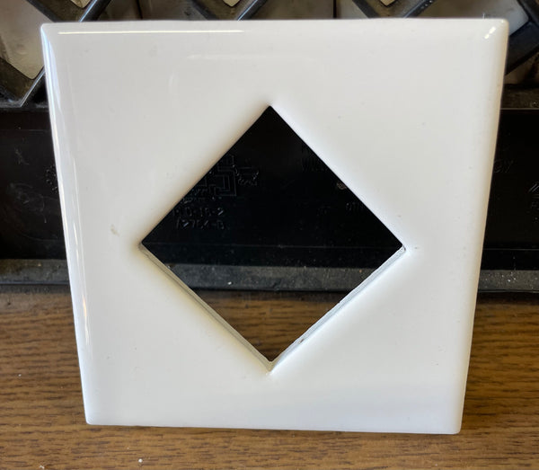 New 59 pcs. Glossy White 4.25" X 4.25” Square Ceramic Tiles Diamond Cut Center Bath Kitchen