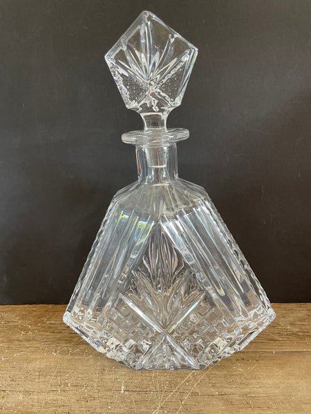 (Add) <€€ Diamond Cut Crystal Liquor Decanter Bottle Whiskey Bourbon w/ Stopper Barware