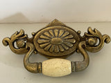* Vintage Single Antique Style Antiqued Brass Drawer Pull Knob