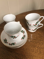 €¥ Vintage China CHRISTMAS HOLLY HOLIDAY Set Retired Japan 