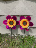 € NEW Pair Set/2 WIND Suncatcher Spinner Pink Yellow Sunflower Garden Decor