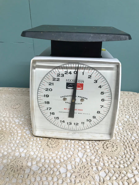 *Vintage KITCHENWARE Hanson Utility Scale 25 Pound Capacity Weighing