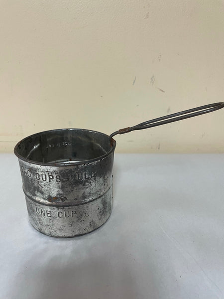 €¥ Vintage Kitchen Metal Tin Hand Held Manual 2 Cup Flour Sifter Shaker Made in USA