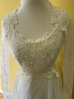 Vintage Sz 6/8 1980s White Lace Custom Wedding Dress w/ 8'6" Cathedral Train Long Sleeve 3 Tiered Veil