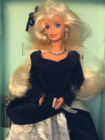 a* Vintage Avon Exclusive Winter Velvet Special Edition Barbie 1995 Mattel New in Box 15571 Retired