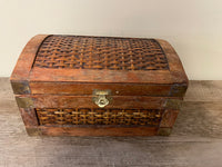 ~¥ Wood Hinged Storage Chest Trinket Box with Woven Wicker Inserts