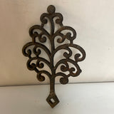 a** Vintage Pair/Set of 2 Black Cast Iron Trivet “Family Tree” Pattern