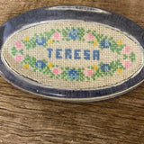 ~€ Vintage Clear Glass Oval Personalized “TERESA”Paperweight Flowers Cross Stitch