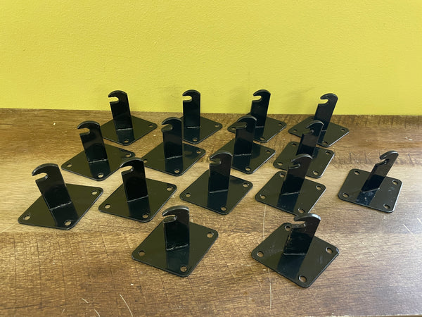 <€€ Lot of 14 Black Wall Mount Brackets for Wire and Slat Grid Panels