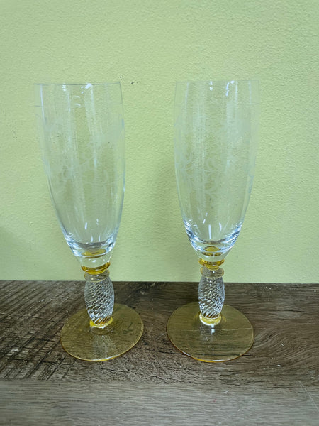 ~€ Vintage Pair Set/2 Clear Fancy Scroll Crystal Champagne Flutes Gold Stem Barware 7.25”