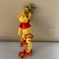 a** Vintage Hallmark Keepsake Ornament Christmas Winnie The Pooh & Tigger Dated 1995 w/ Box