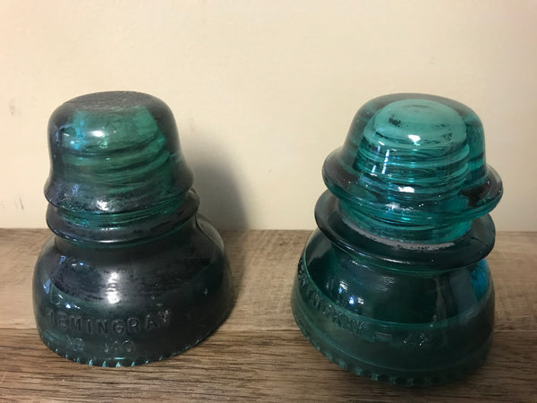 ~€ Vintage Pair Set/2 4” Green Aqua Glass Hemingray USA Railroad Telephone Pole Insulators #40 #42