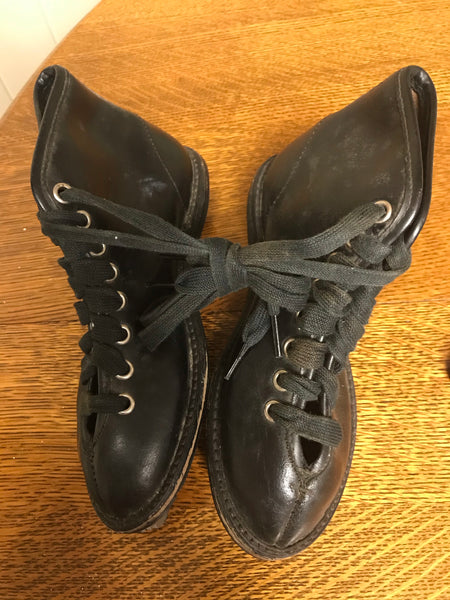€ Vintage Small Black Leather ARCO Ice Skates No Size Measures 9.5”L