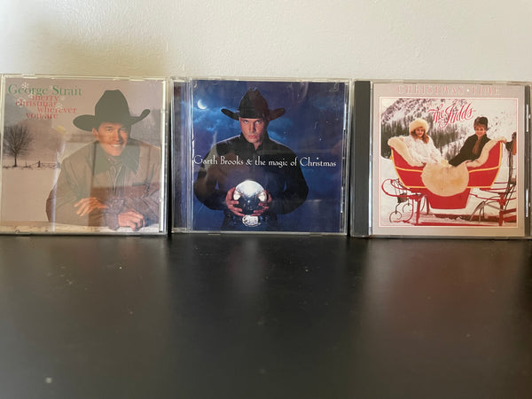 *Lot/3 Vintage Country Christmas Music CDs George Strait Garth Brooks and The Judds in Cases