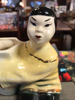 a*€ Vintage Mid Century MCM Asian Girl Woman Shelf Sitter Pottery Planter 7.5"