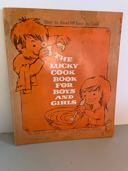 € Vintage The Lucky Cookbook for Boys & Girls 1969 Eva Moore Softcover Scholastic Books Illustrated