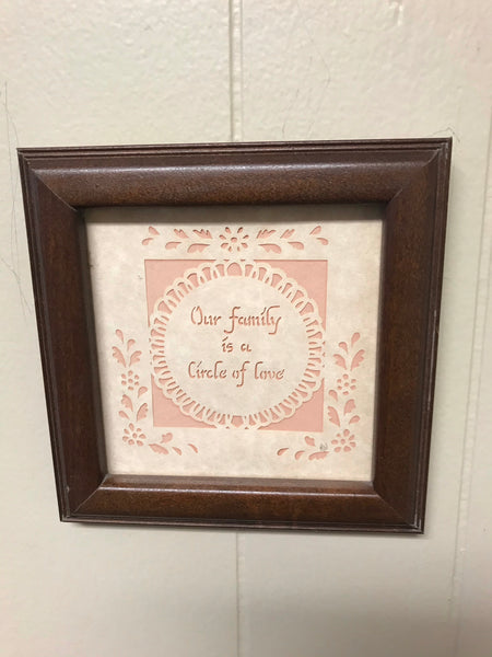~€ Vintage Paper Cut Out “OUR FAMILY IS A CIRCLE OF LOVE” Framed Art Scissor Cuts Designs with Scissors