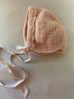 Vintage 1960s Baby Girls Beige Knit Crochet Bonnet Hat Cap