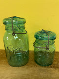 ~ Vintage Set/2 Ball Ideal Green Bicentennial Mason Jar Wired Bail w/Glass Lids 76/A-11 75/A-16 Eagle