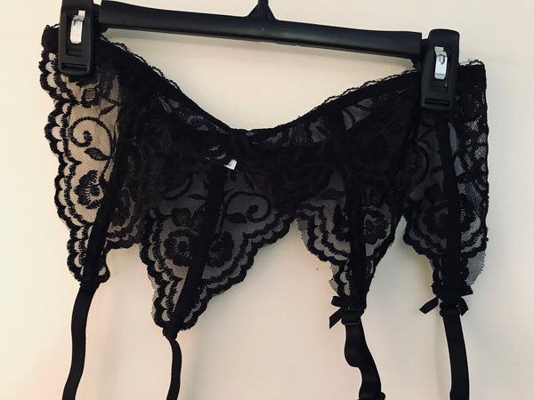 Womens Size 0/S la Petite Coquette Black Lace Garter NWOT Touched By Time Treasures Womens Size 0/S la Petite Coquette Black Lace Garter NWOT Touched By Time Treasures