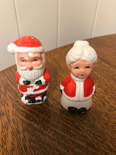 *Vintage Christmas Holiday Poinsettia Santa Claus Mrs. Claus Salt and Pepper Shakers 1975