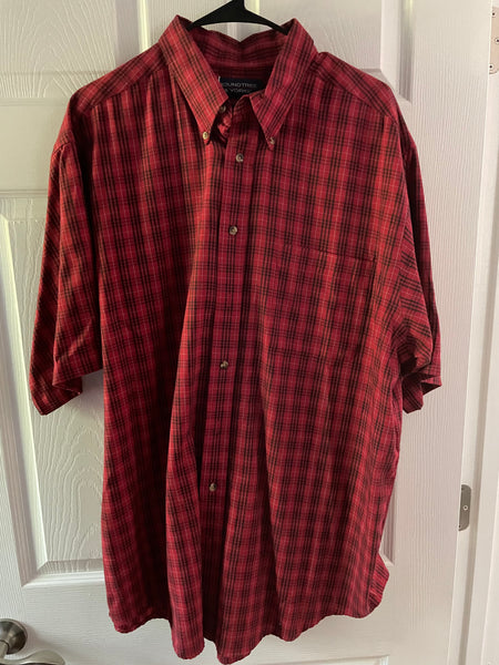 € Mens XLarge Roundtree & Yorke Red and Black Plaid Shirt Short Sleeve  Button Down Pocket