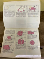 <€€ Vintage The Wilton Method of Cake Decorating Course Softbound 1977 Illustrated 65 Pages