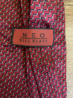 € Mens NEO BILL BLASS Silk Tie 3.75” Wide Red & Black Zig Zag