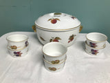 ^ Vintage BAKEWARE Royal Worcester Evesham 2-1/2 Qt Covered Casserole and 3 Ramekin Souffle Dishes