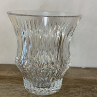 (L) <€€ Heavy Crystal Glass 8” Vase Deep Cut Decor