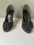 Vintage Womens Chandlers Black Satin Sandal High Heel Peek Toe Size 5M Bow Slip On