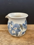 ~€ Vintage Cindy Angliss Pottery Handmade Creamer Pitcher Blue Flowers 3.75” H Country Farmhouse