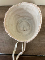 a** Vintage Womens 1950s Straw Hat with Cream Flowers and Ribbon 7” Band